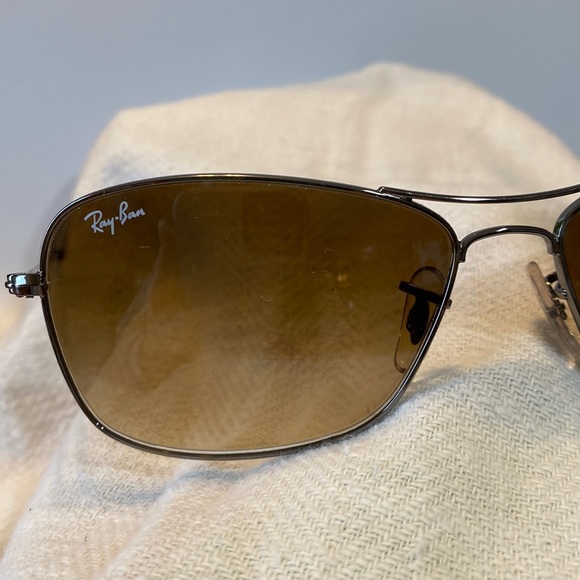 EUC Ray-Ban Sunglasses & Case RB3388 Gunmetal Frame Brown Gradient 58mm Aviator - Picture 8 of 17